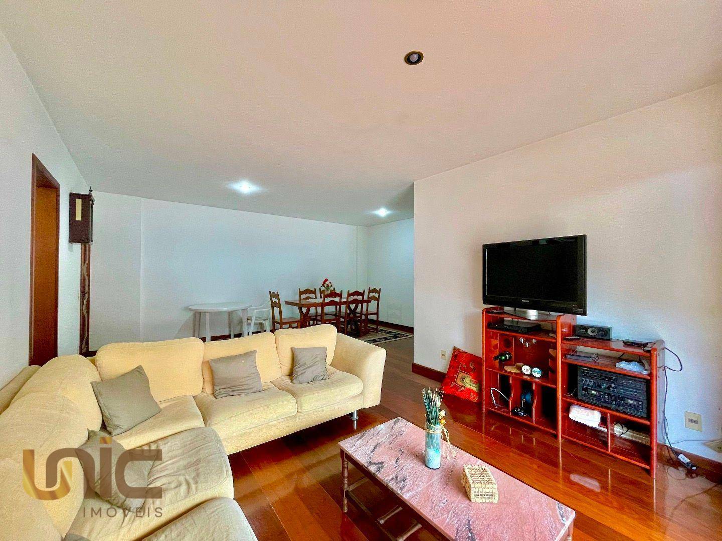 Apartamento à venda com 3 quartos, 144m² - Foto 2