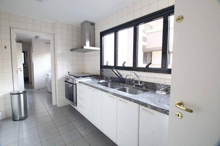 Apartamento à venda com 3 quartos, 256m² - Foto 17