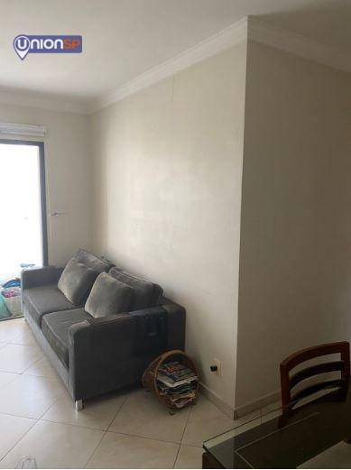 Apartamento à venda com 3 quartos, 83m² - Foto 2