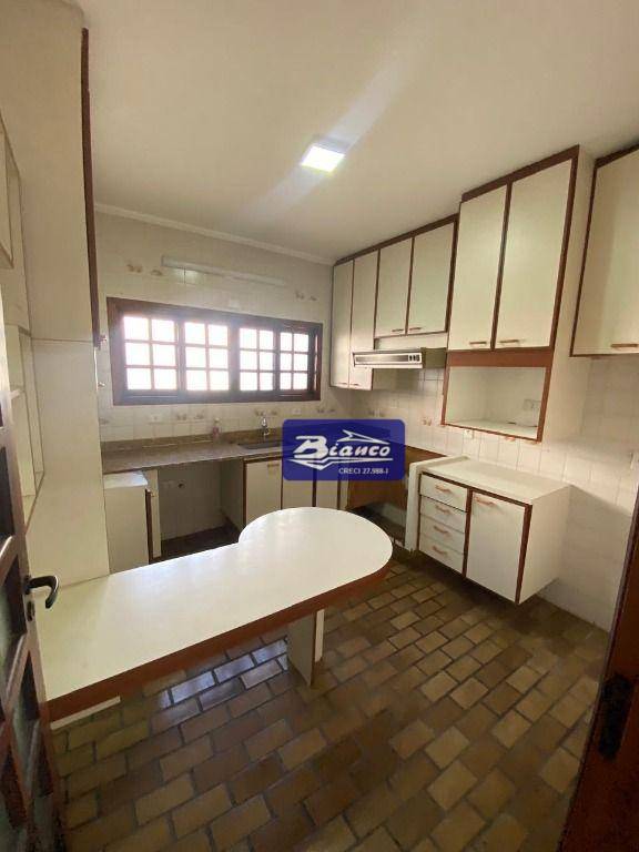 Sobrado à venda e aluguel com 3 quartos, 337m² - Foto 17