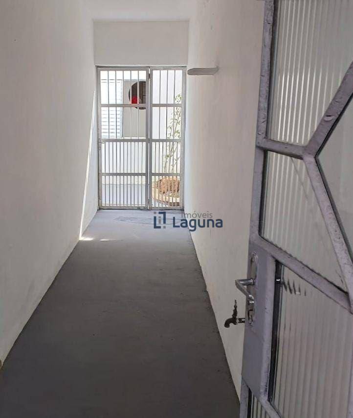 Casa para alugar com 3 quartos, 220m² - Foto 16