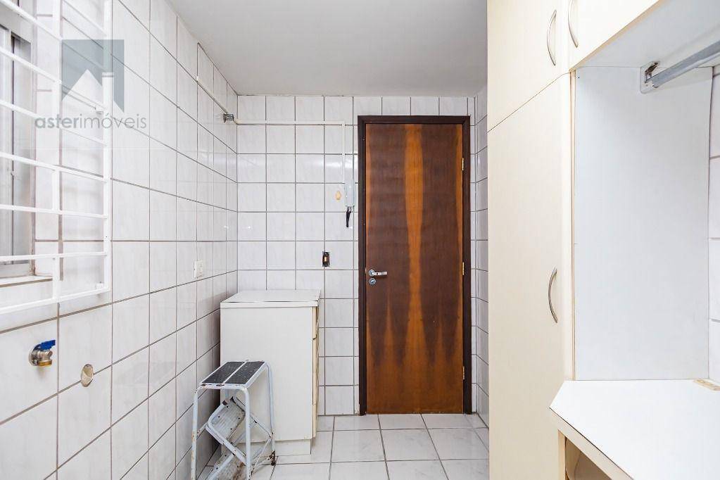 Apartamento para alugar com 3 quartos, 136m² - Foto 18