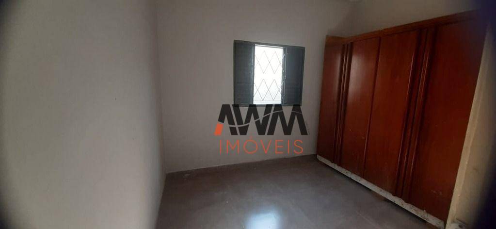 Casa à venda com 3 quartos, 180m² - Foto 4