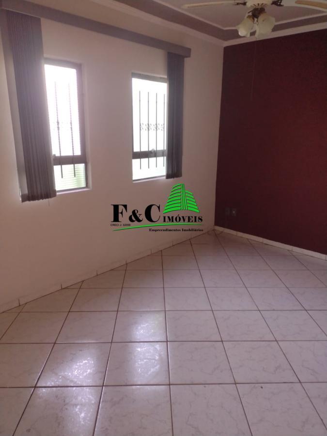 Casa à venda com 2 quartos, 140m² - Foto 9