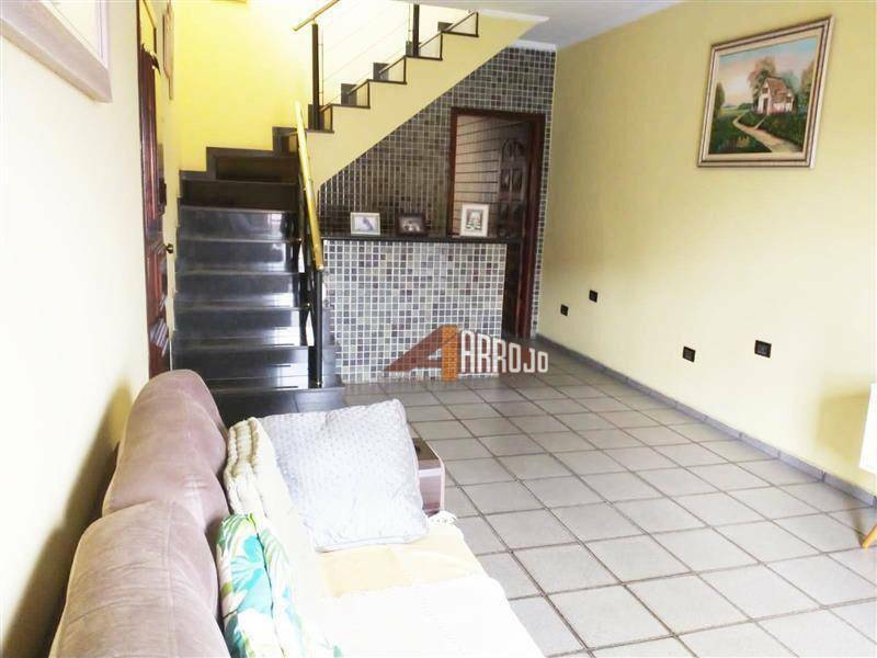 Sobrado à venda com 3 quartos, 218m² - Foto 2