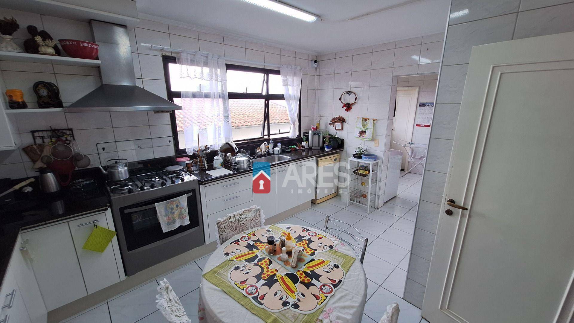 Apartamento à venda com 3 quartos, 196m² - Foto 13