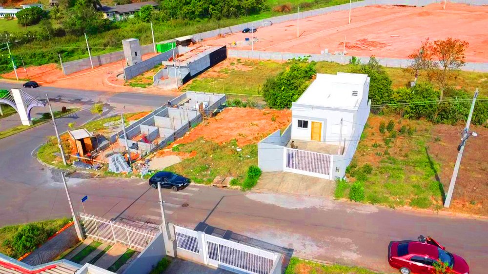 Casa à venda com 3 quartos, 200m² - Foto 2