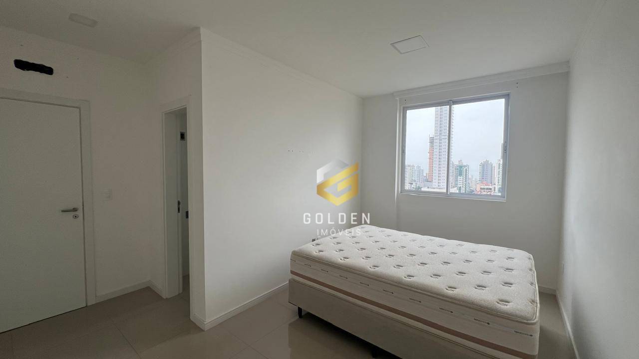 Apartamento à venda com 2 quartos, 70m² - Foto 12