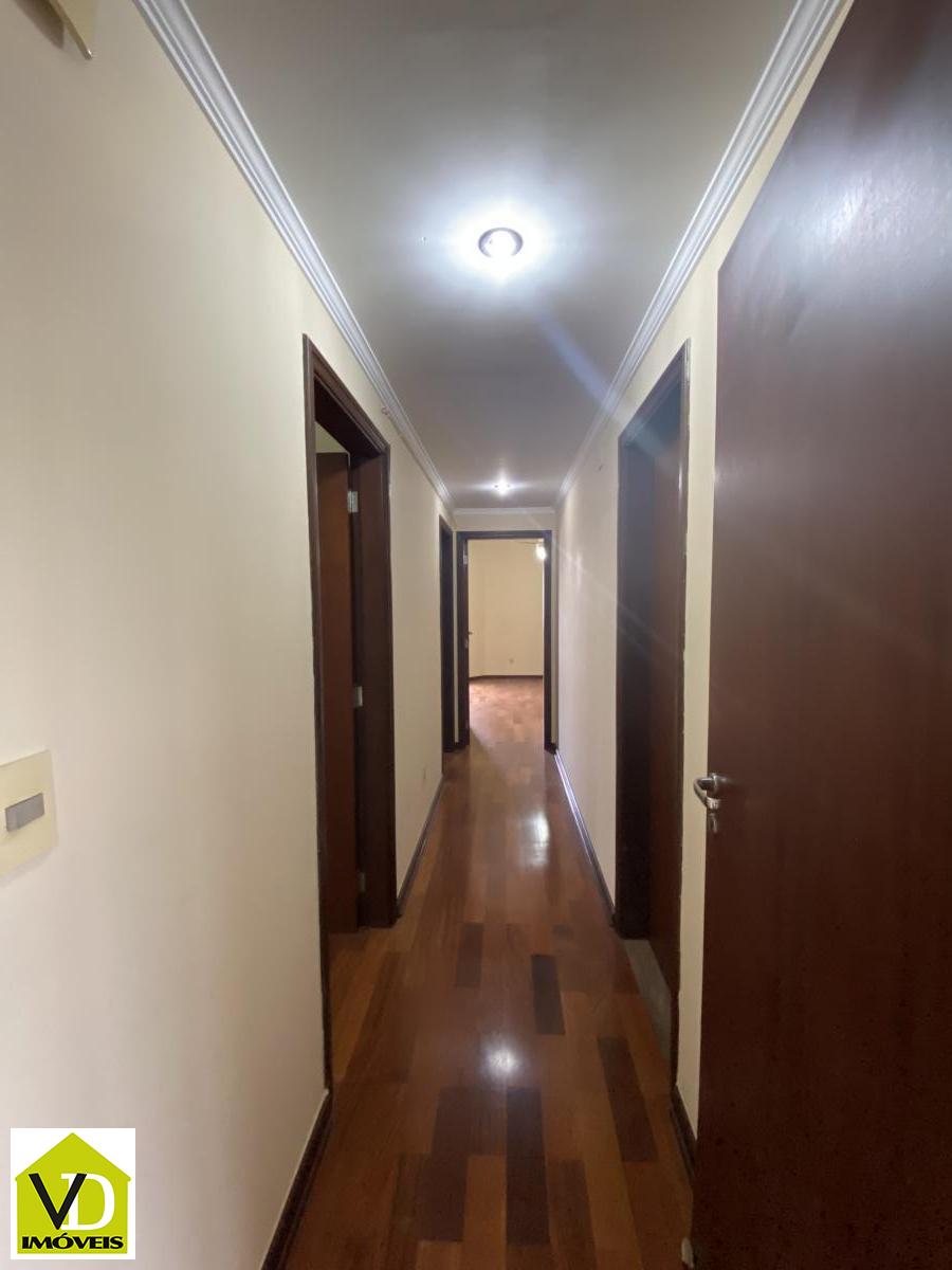 Apartamento à venda com 3 quartos, 180m² - Foto 13