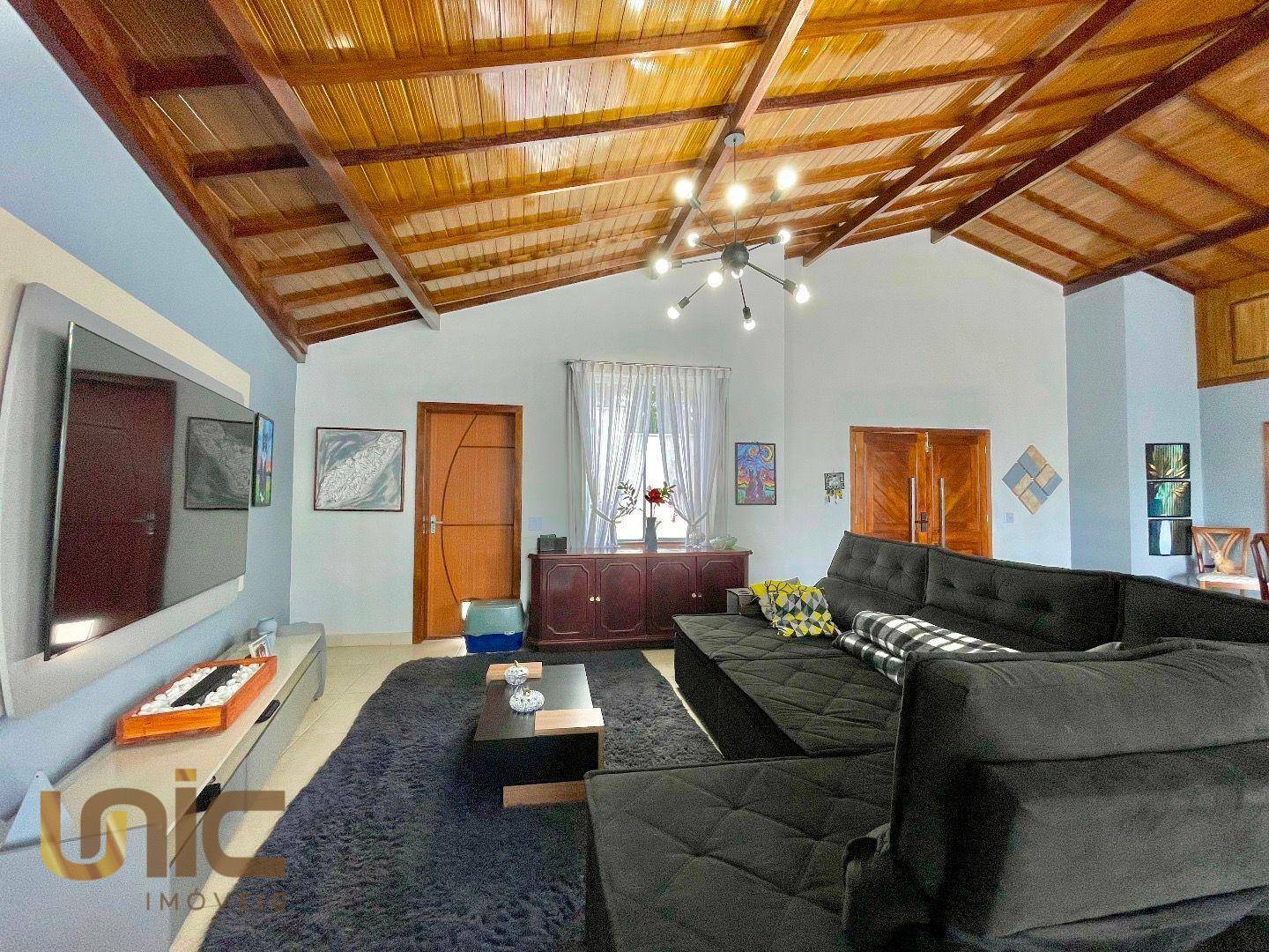 Casa de Condomínio à venda com 4 quartos, 450m² - Foto 3