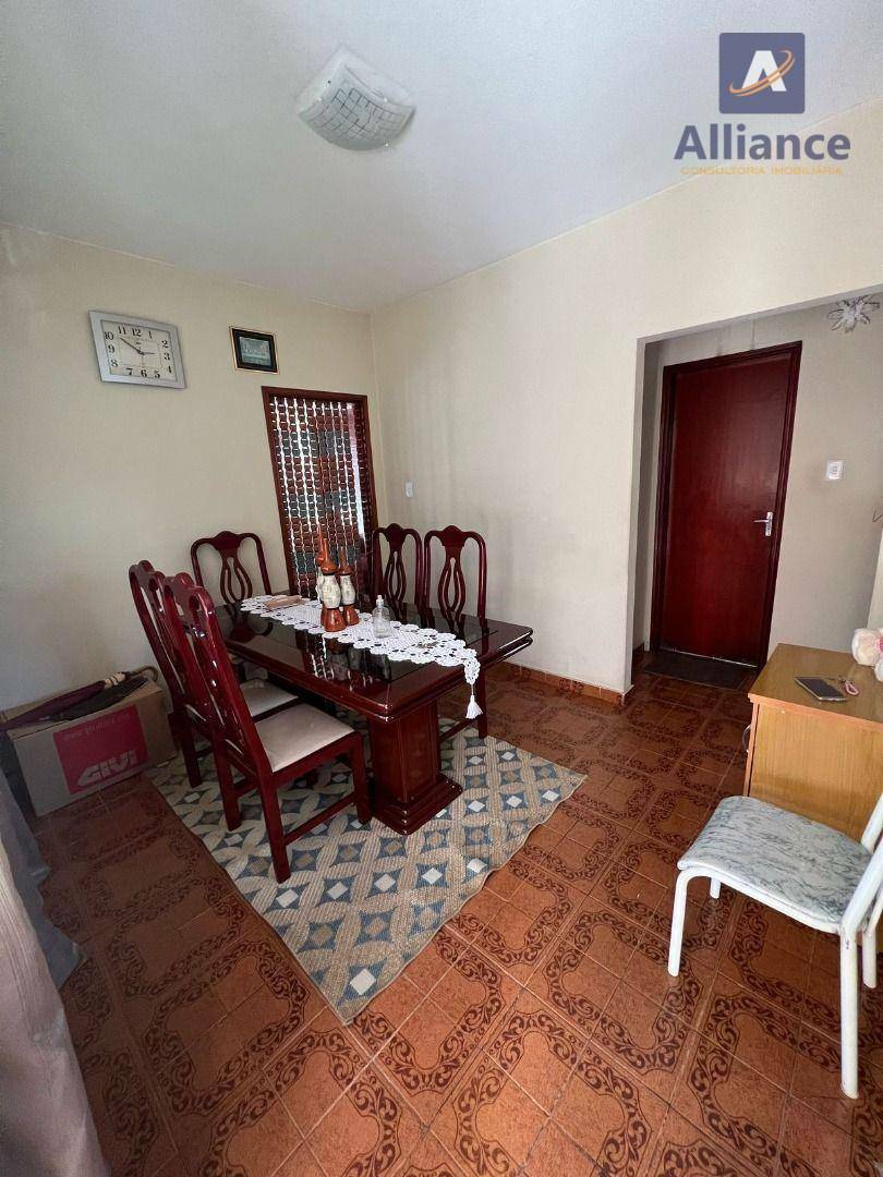 Casa à venda com 3 quartos, 250m² - Foto 8