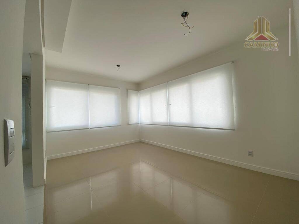 Apartamento à venda com 2 quartos, 63m² - Foto 2