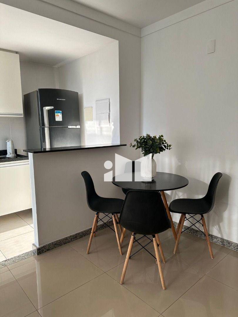 Apartamento à venda com 2 quartos, 65m² - Foto 2