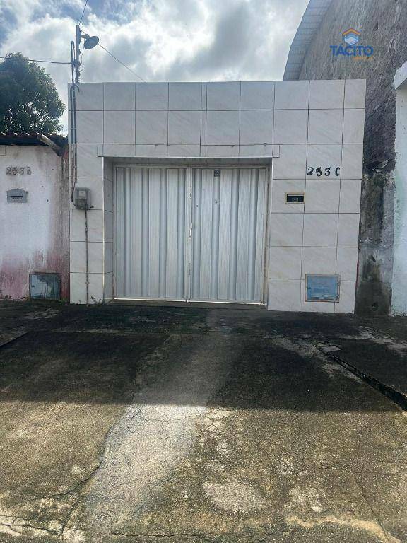 Casa à venda com 3 quartos, 80m² - Foto 1