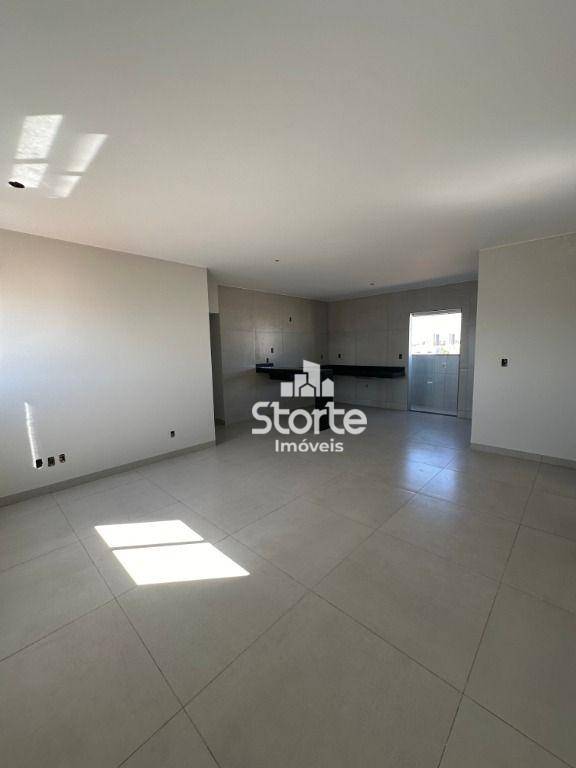 Apartamento à venda com 3 quartos, 88m² - Foto 3