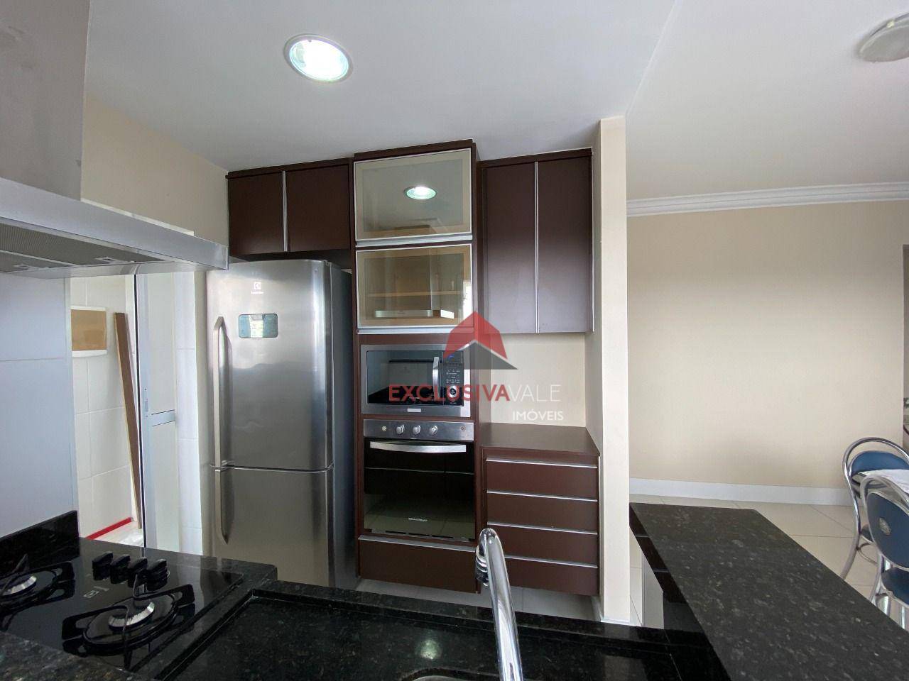 Apartamento à venda com 2 quartos, 72m² - Foto 4