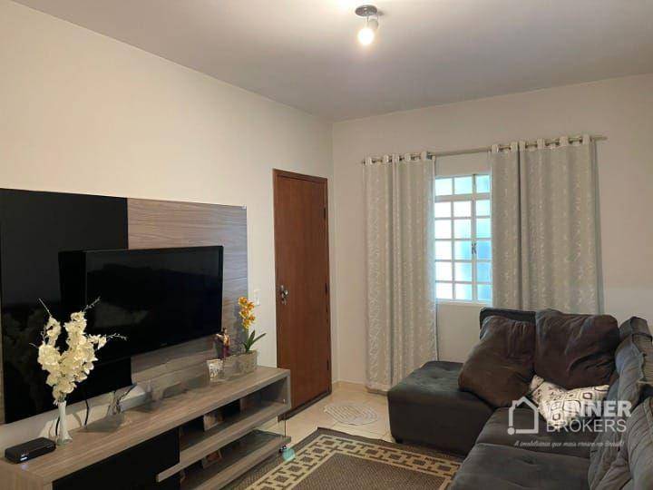 Casa à venda com 3 quartos, 170m² - Foto 2