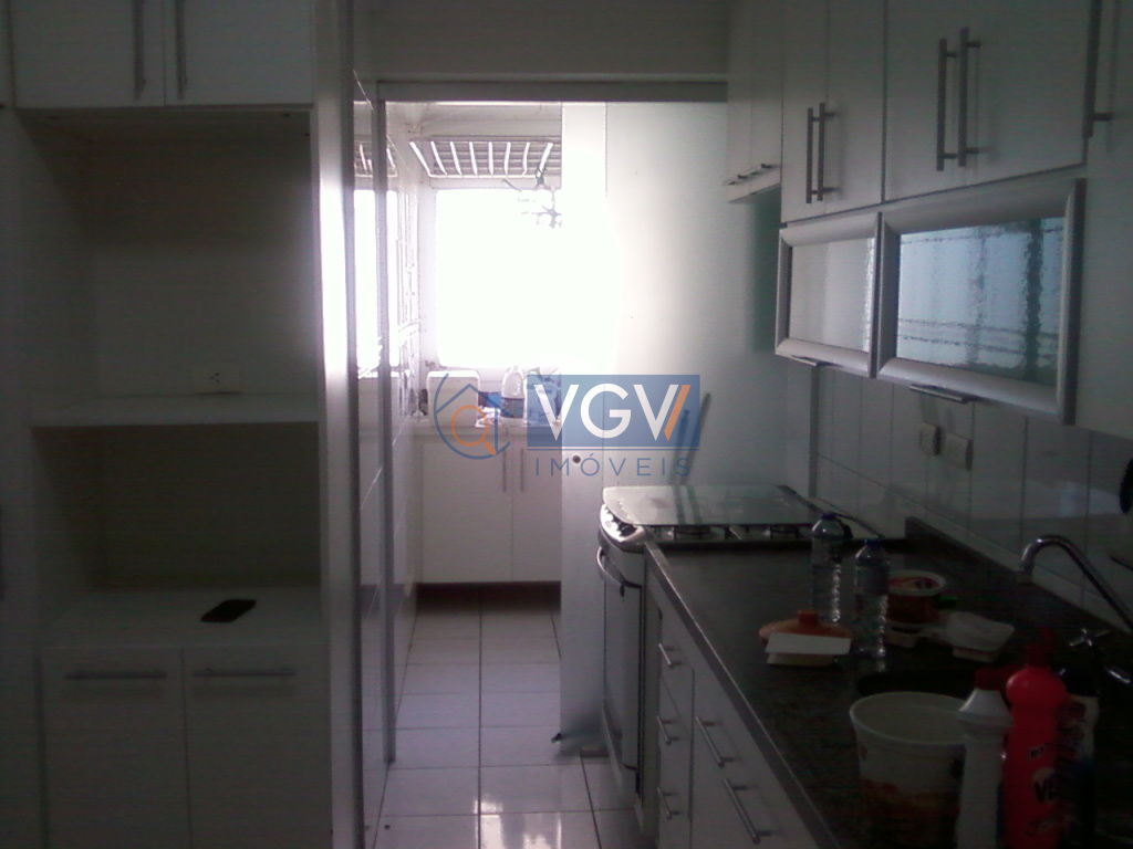 Apartamento à venda com 3 quartos, 74m² - Foto 8