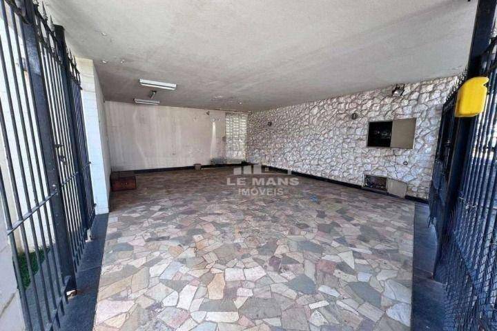 Casa para alugar com 4 quartos, 210m² - Foto 13