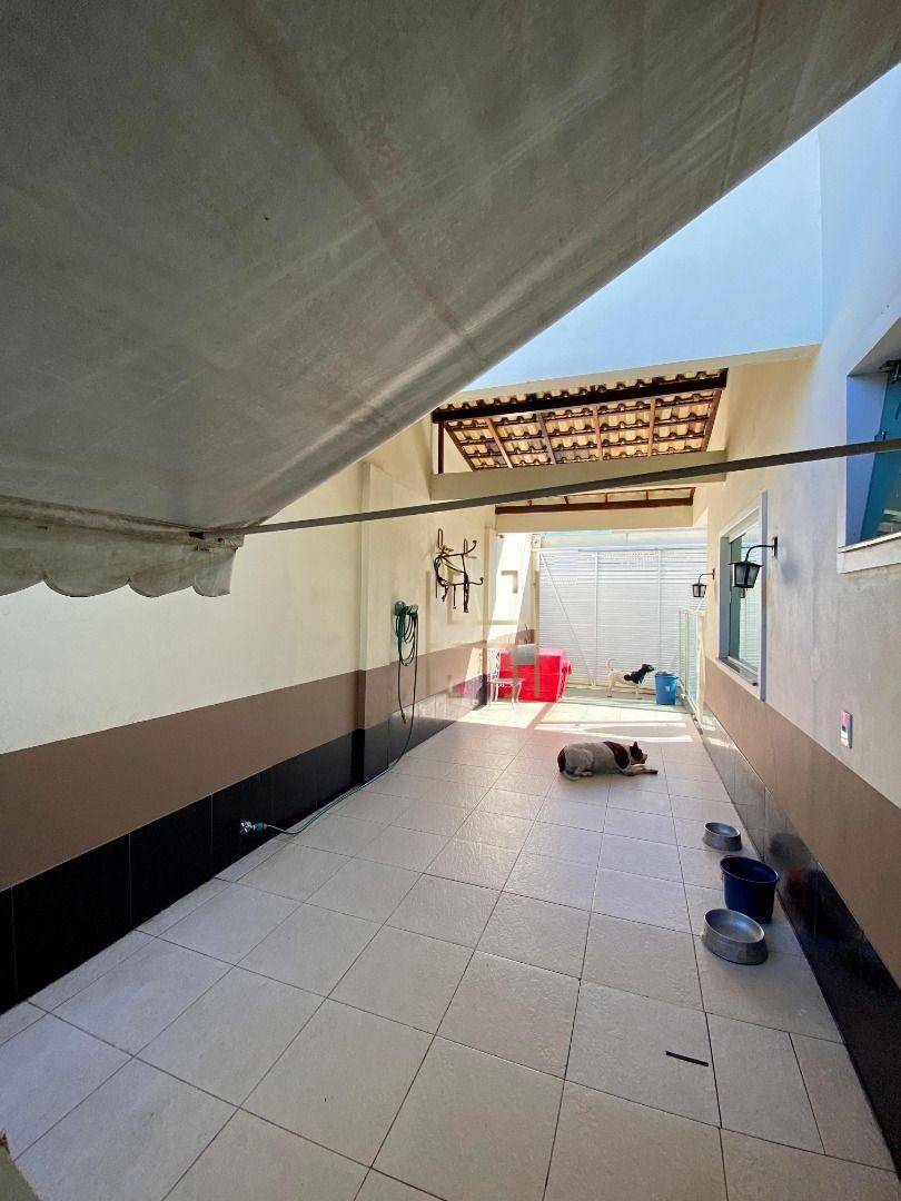 Casa à venda com 4 quartos, 195m² - Foto 9