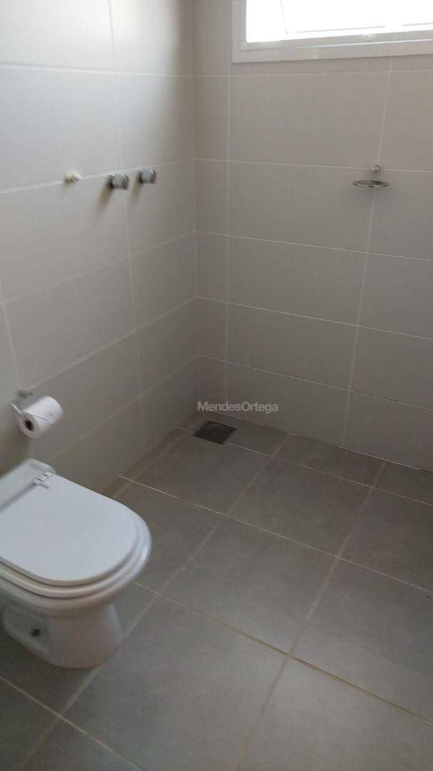 Casa de Condomínio para alugar com 3 quartos, 271m² - Foto 27