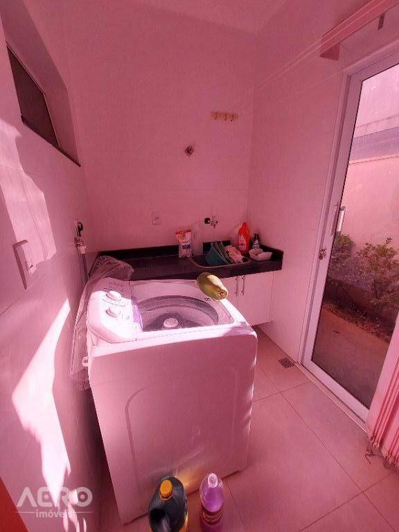 Casa de Condomínio à venda com 3 quartos, 210m² - Foto 12