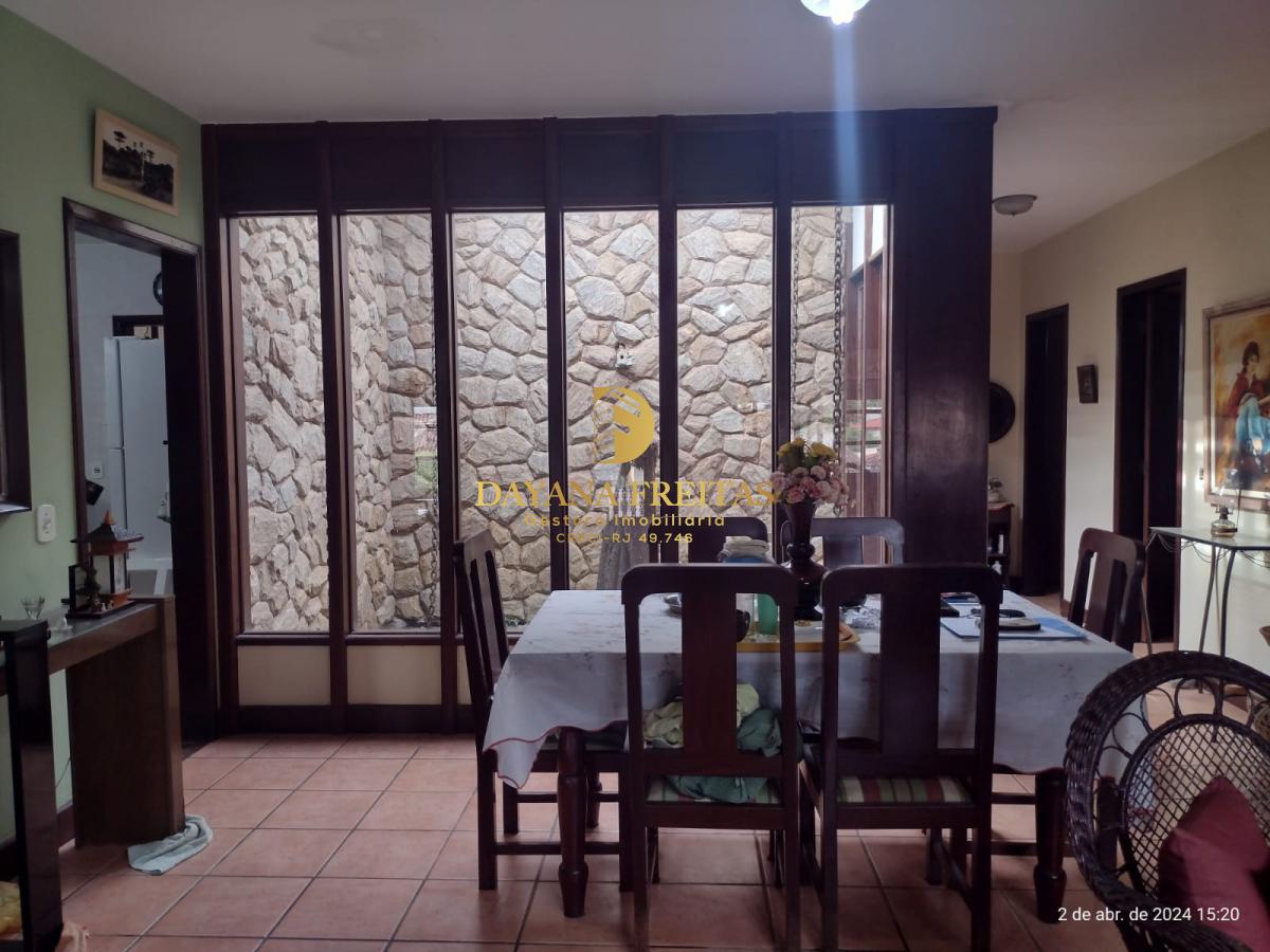 Casa à venda com 3 quartos, 450m² - Foto 7