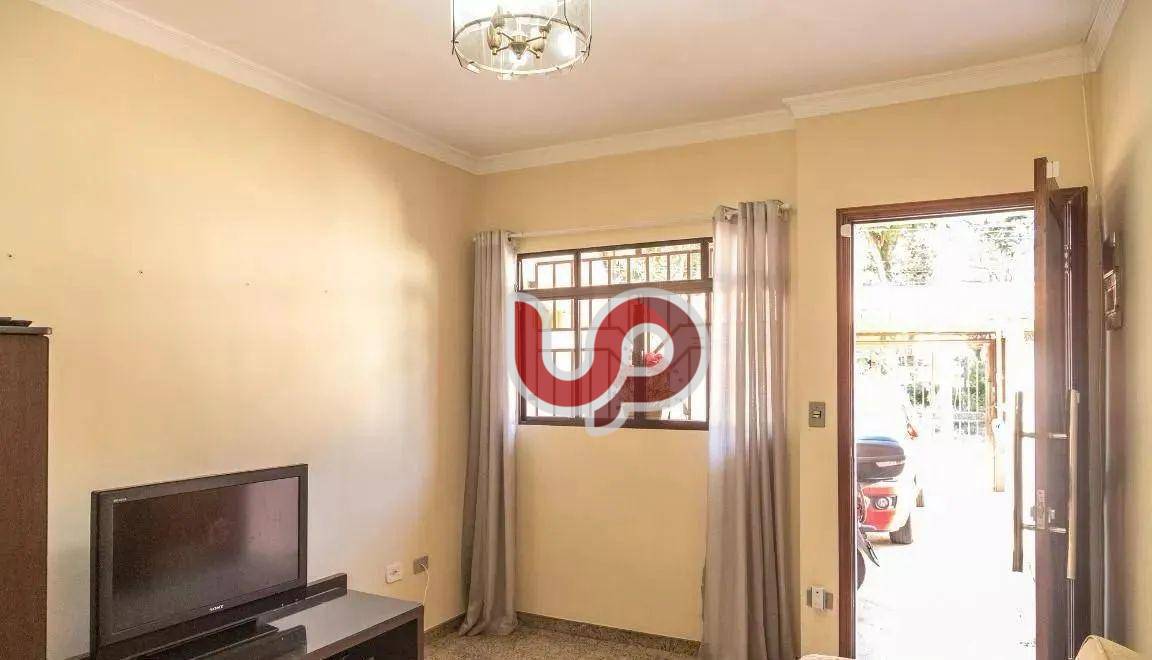 Sobrado à venda com 3 quartos, 150m² - Foto 1