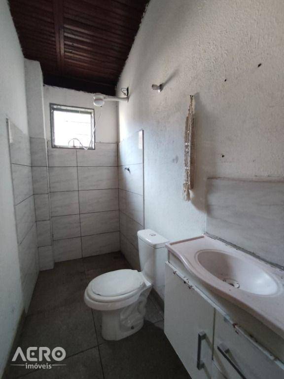 Casa à venda com 3 quartos, 120m² - Foto 14