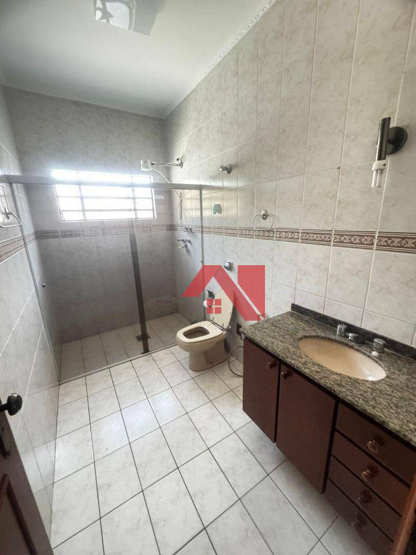 Sobrado à venda e aluguel com 3 quartos, 230m² - Foto 13