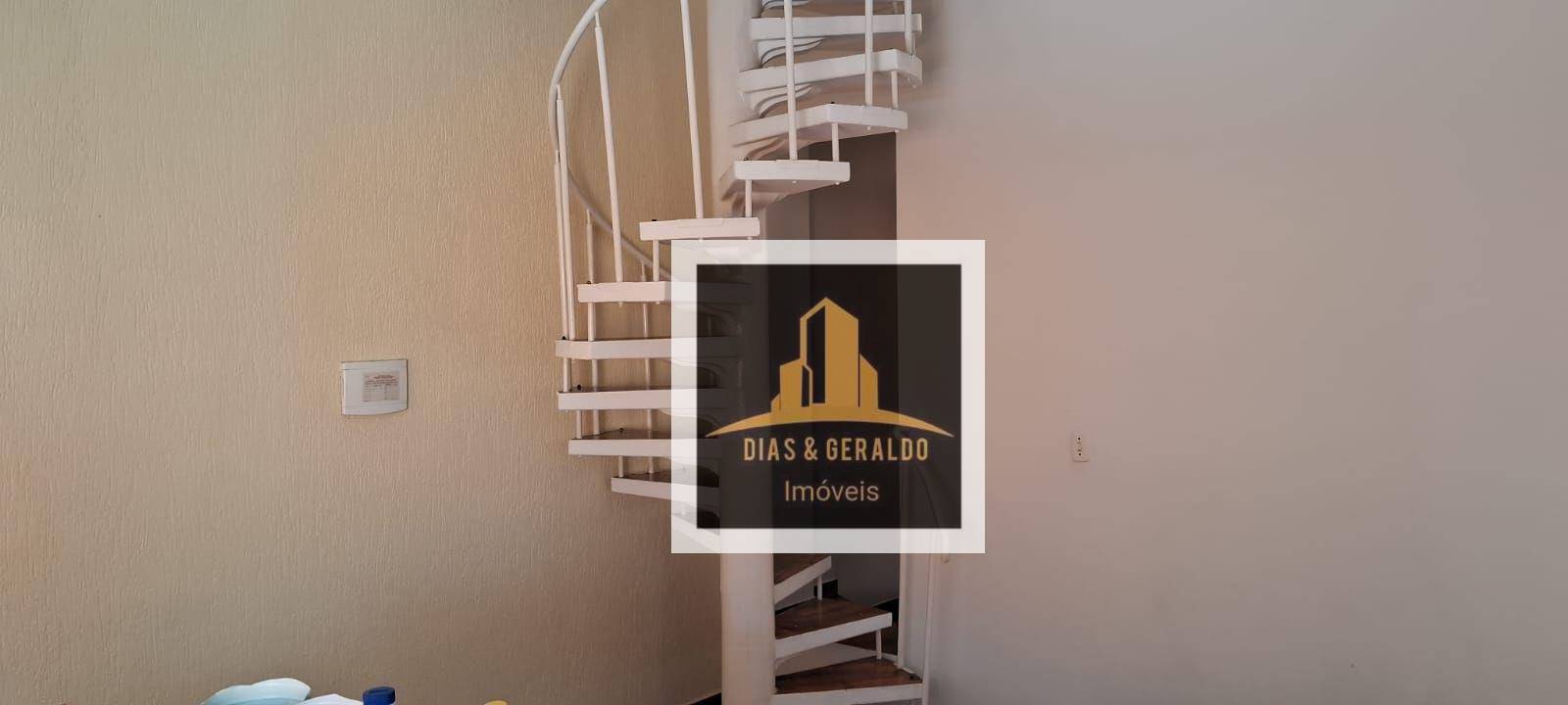 Casa à venda com 4 quartos, 105m² - Foto 11