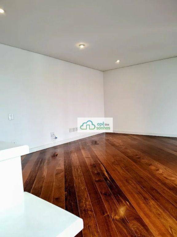 Apartamento para alugar com 3 quartos, 138m² - Foto 14