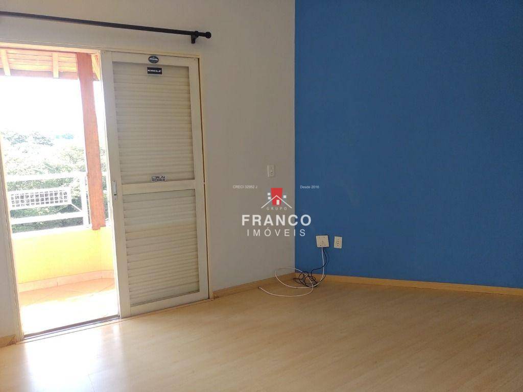 Casa à venda com 3 quartos, 320m² - Foto 13