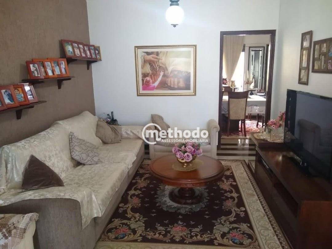 Casa à venda com 3 quartos, 180m² - Foto 1