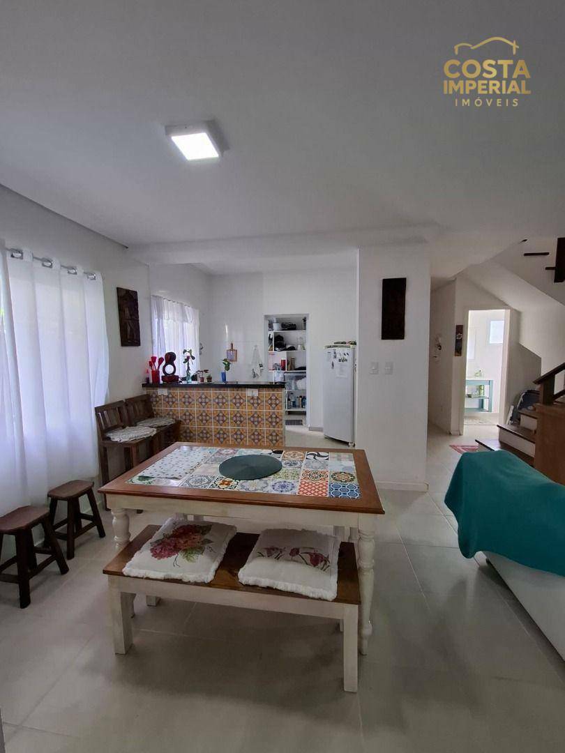 Casa à venda com 3 quartos, 125m² - Foto 1