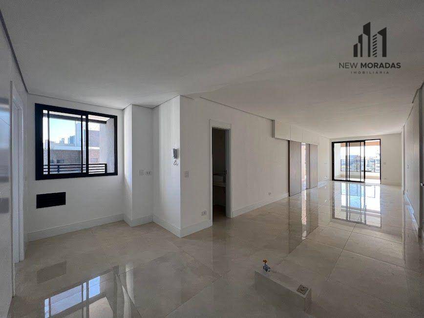 Apartamento à venda com 3 quartos, 117m² - Foto 3