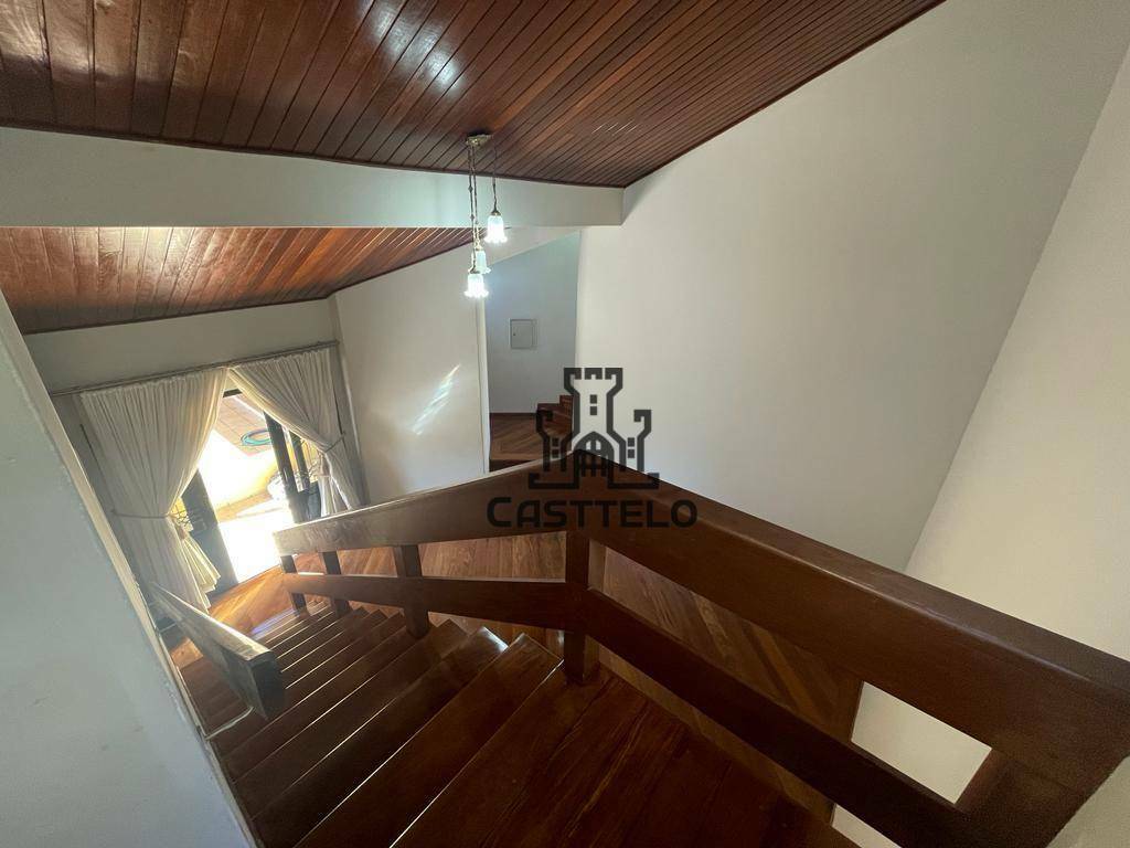 Casa à venda com 4 quartos, 266m² - Foto 16