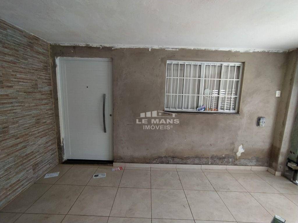 Casa à venda com 3 quartos, 148m² - Foto 4