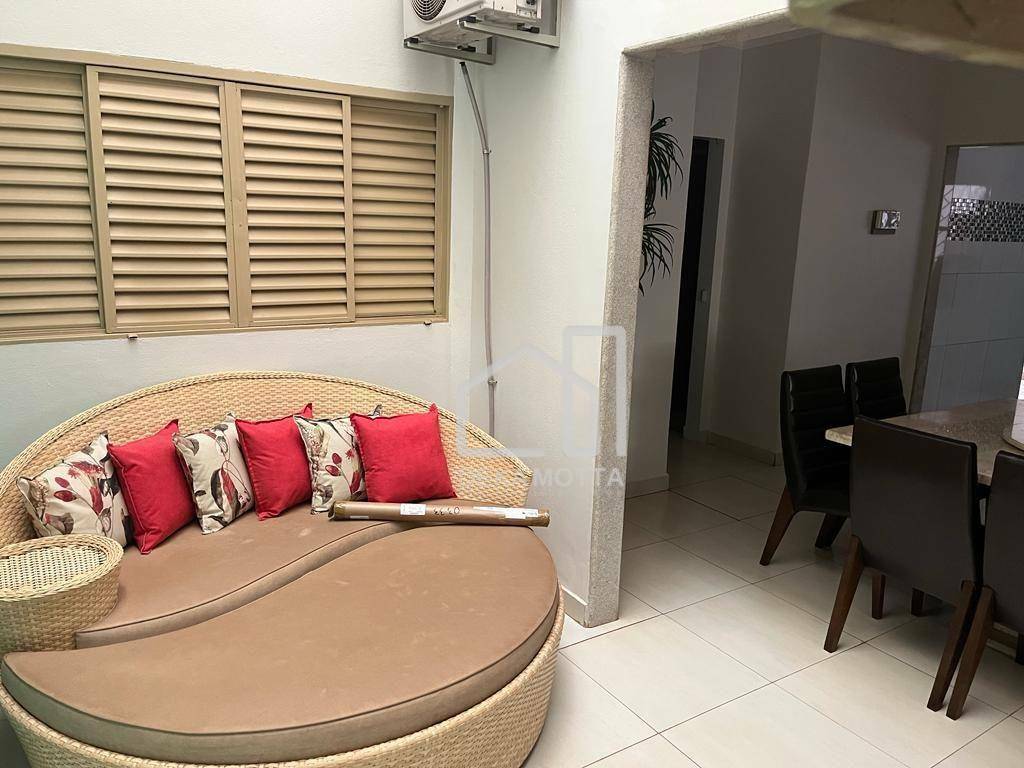 Casa à venda com 3 quartos, 300m² - Foto 27