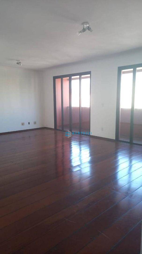 Apartamento para alugar com 4 quartos, 165m² - Foto 1