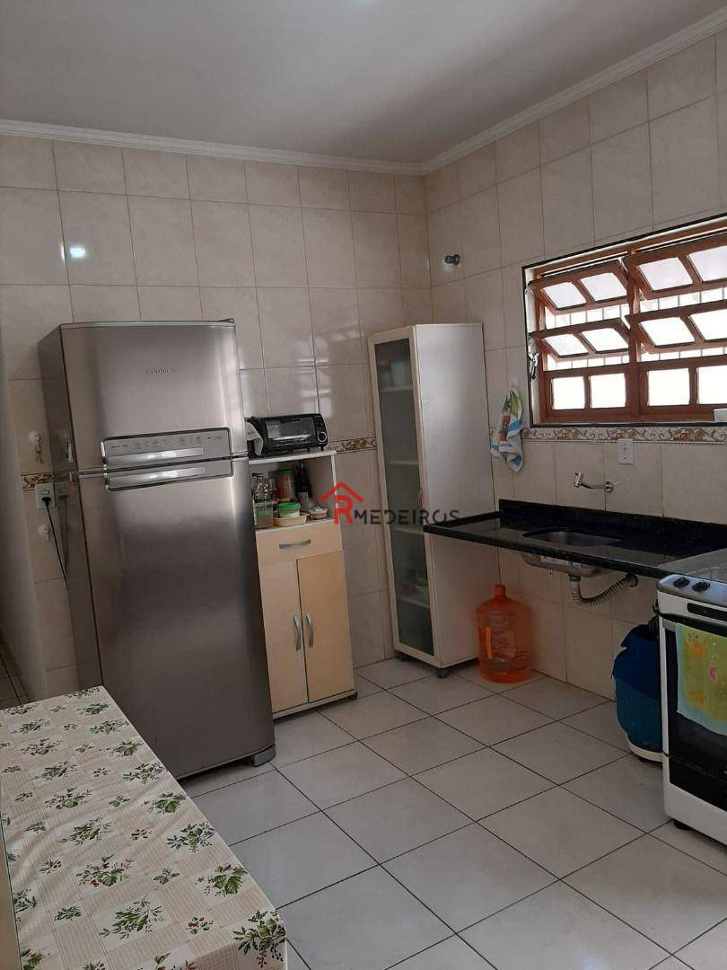 Casa à venda com 3 quartos, 175m² - Foto 6