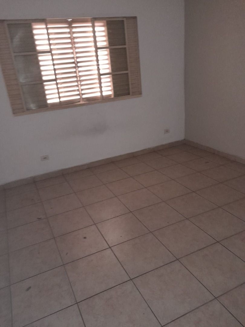 Casa à venda com 3 quartos, 180m² - Foto 2