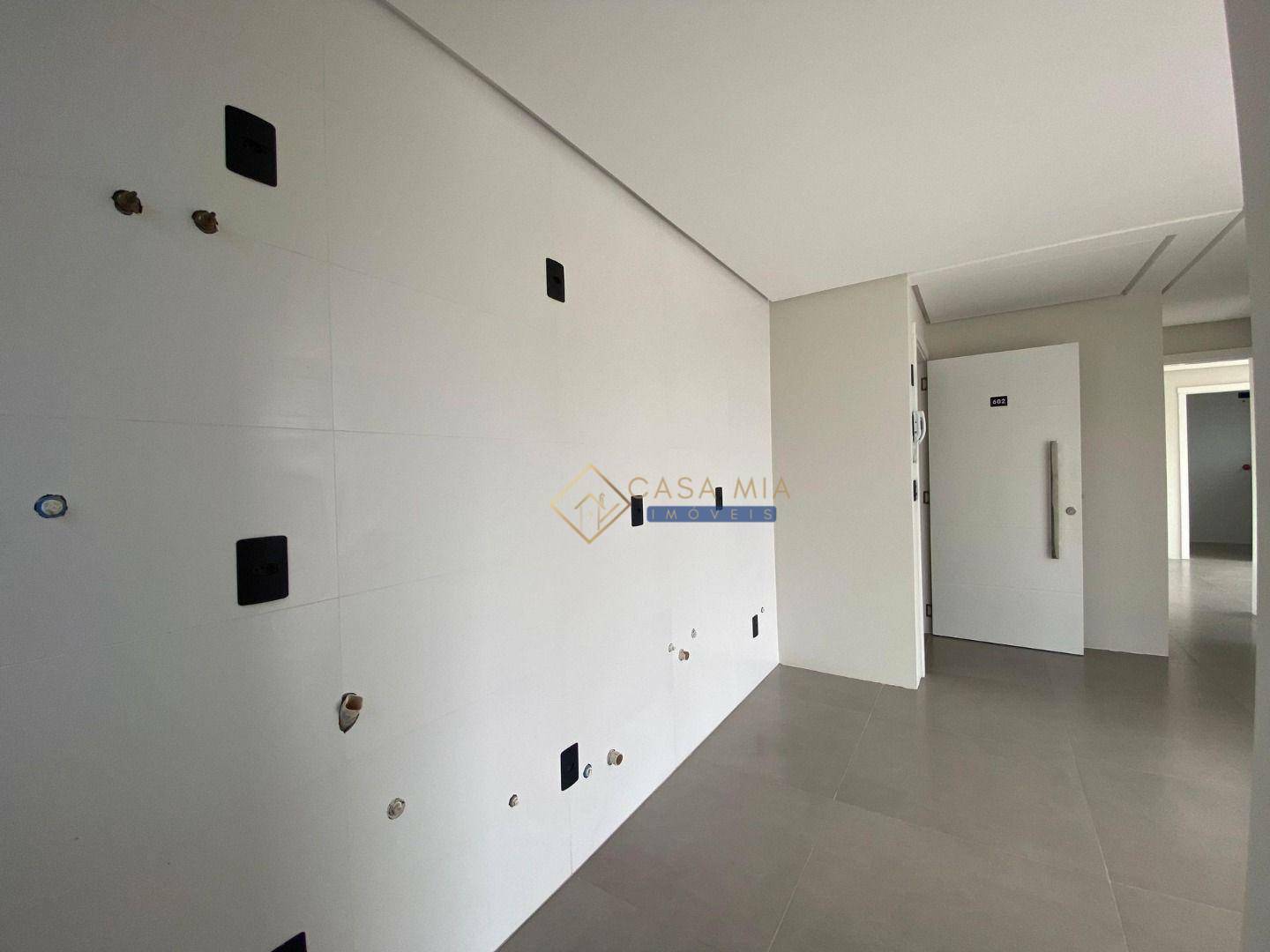 Apartamento à venda com 2 quartos, 62m² - Foto 11