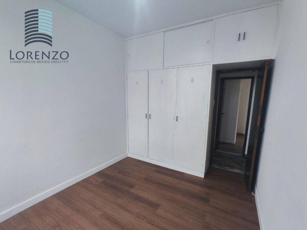 Apartamento para alugar com 3 quartos, 120m² - Foto 13