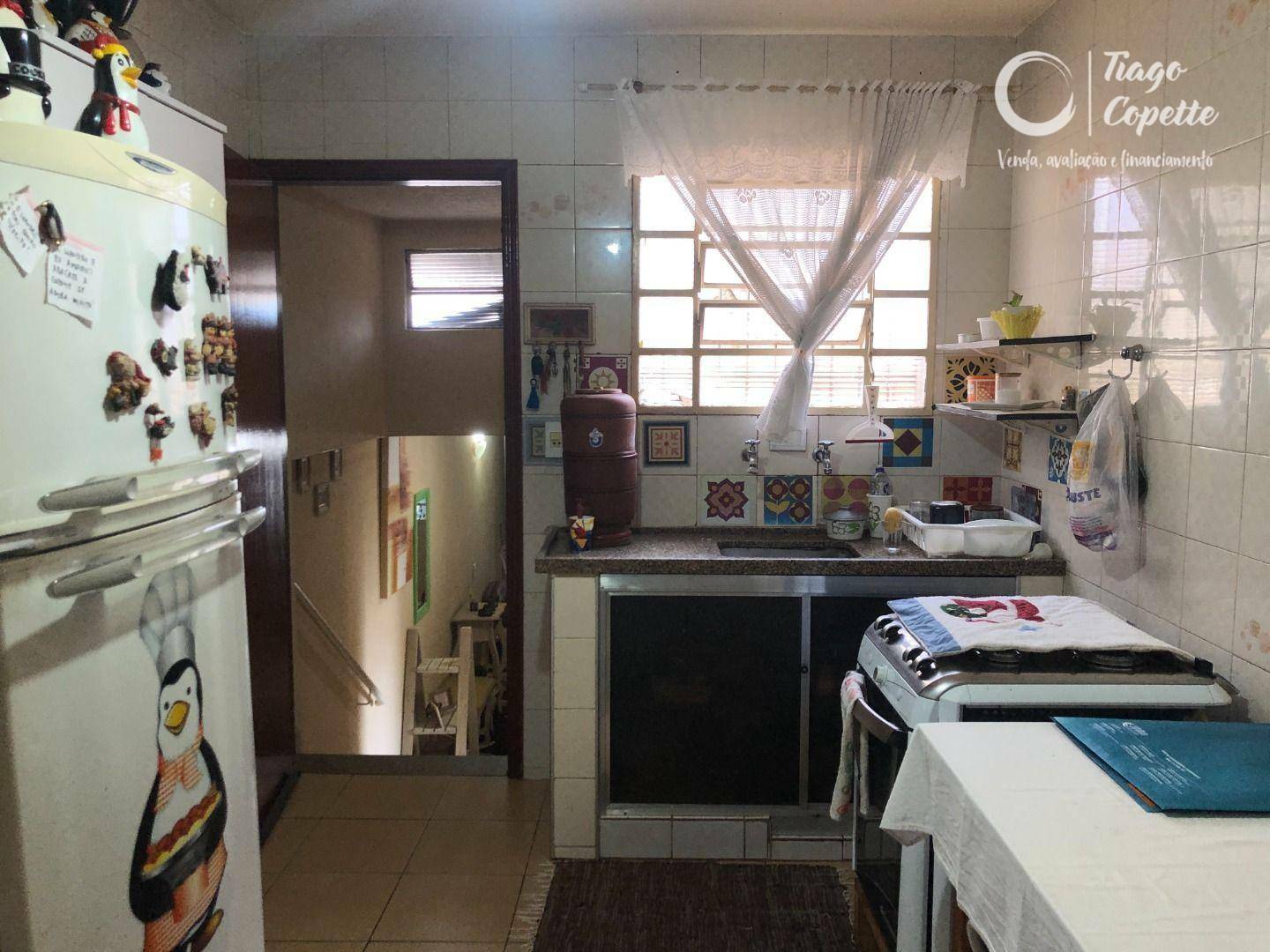 Casa à venda com 4 quartos, 242m² - Foto 26