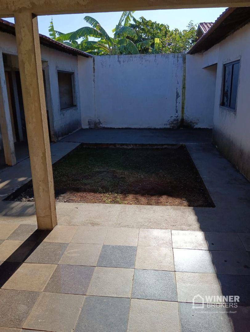 Casa à venda com 5 quartos, 220m² - Foto 14