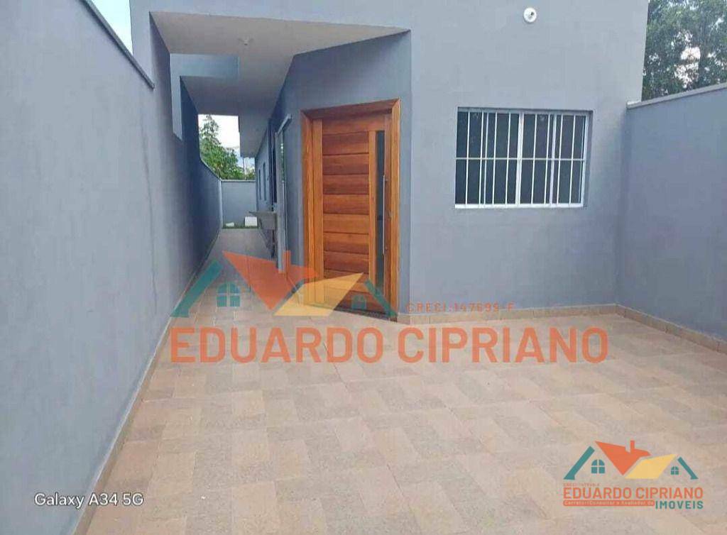 Casa à venda com 2 quartos, 62m² - Foto 1