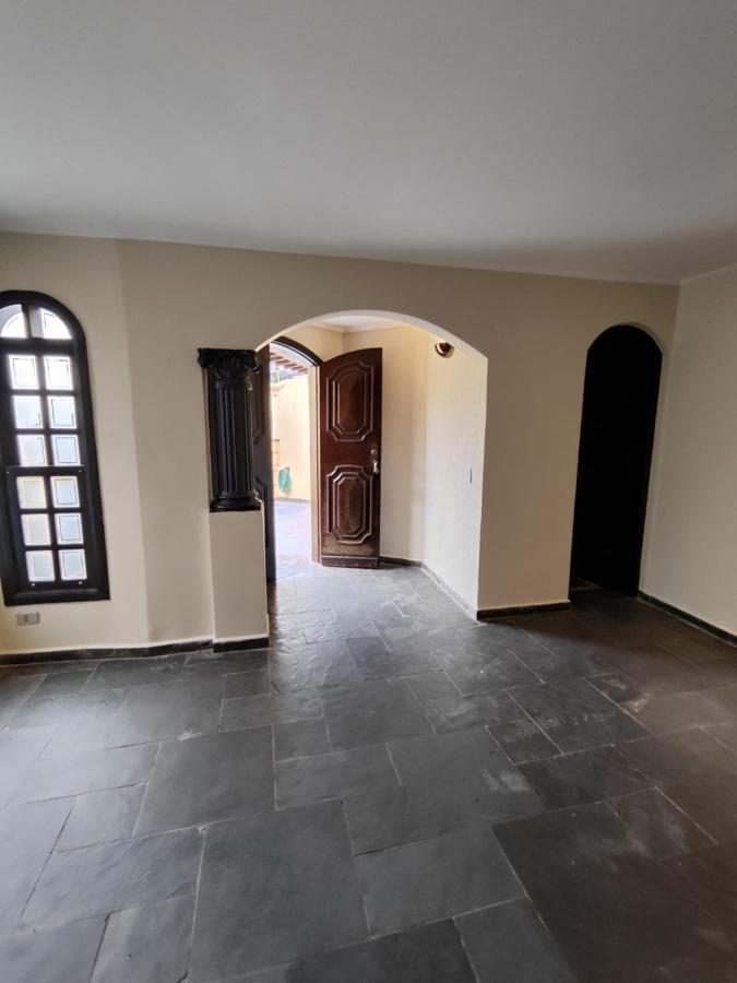 Casa à venda com 3 quartos, 220m² - Foto 11