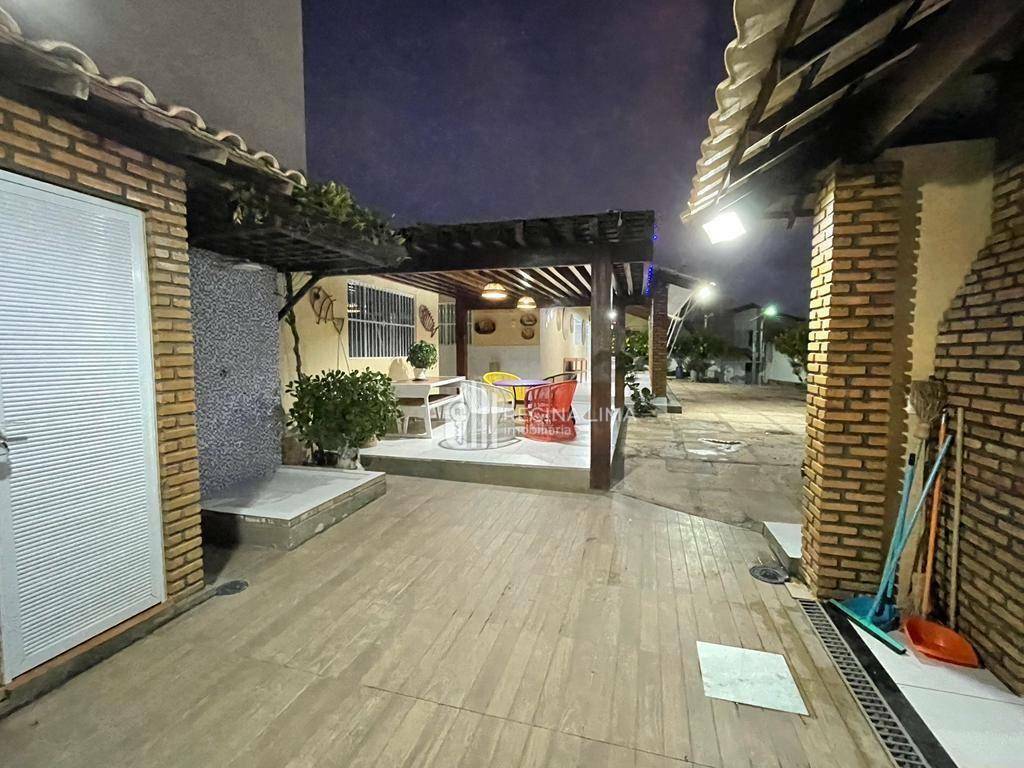 Casa à venda com 4 quartos, 253m² - Foto 32