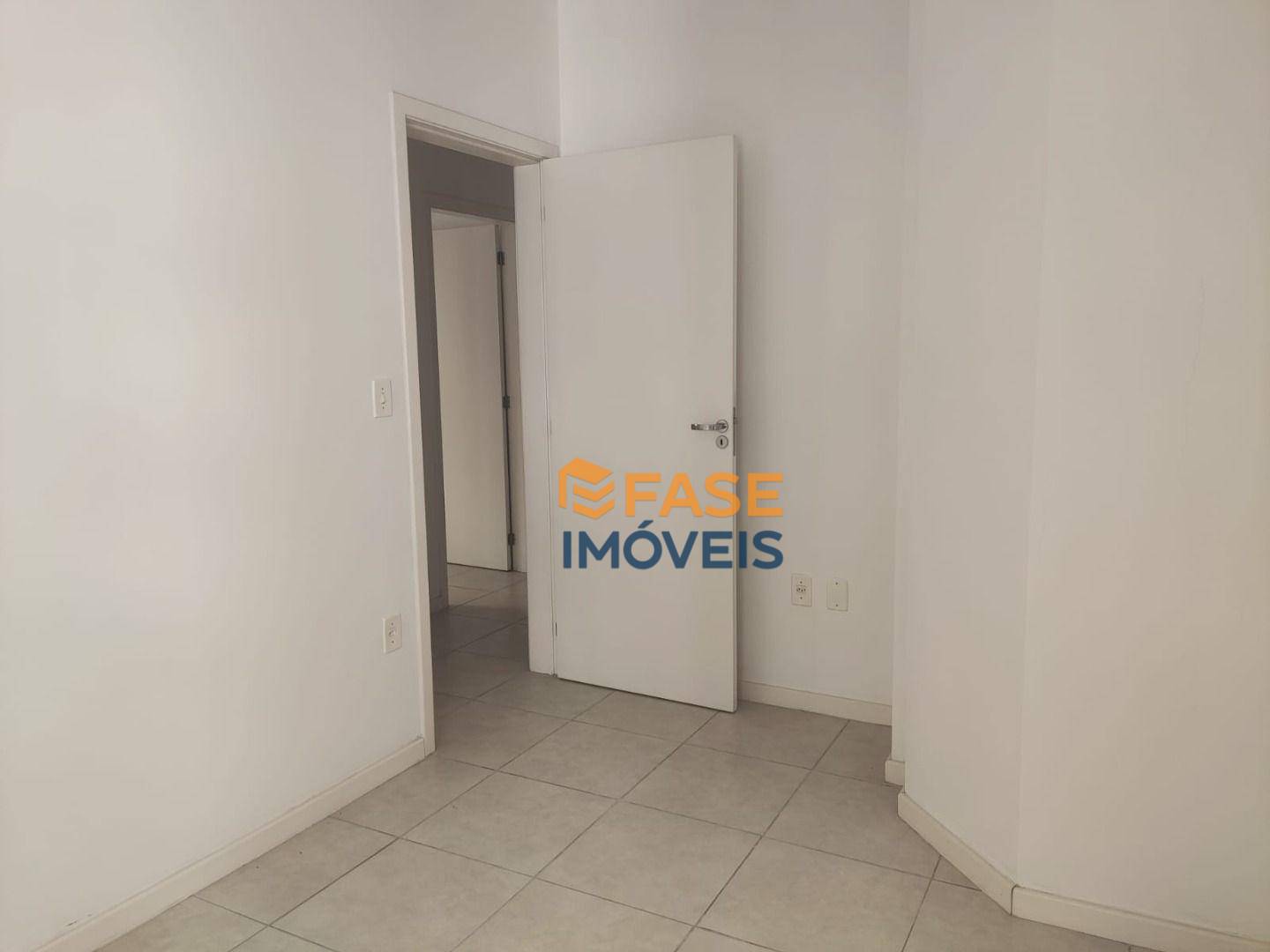 Apartamento à venda com 3 quartos, 79m² - Foto 12